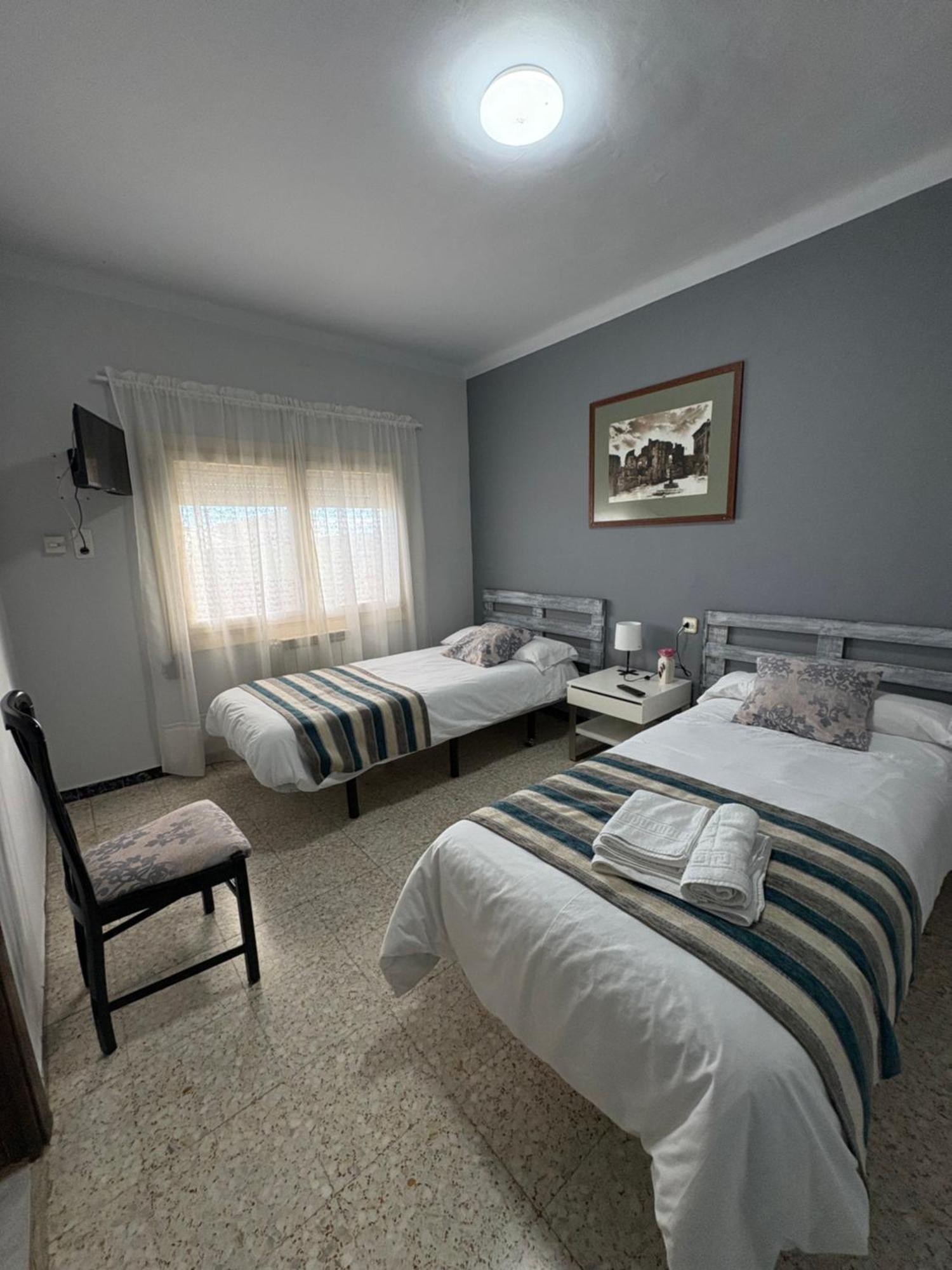 Hostal Pueblo Viejo Бельчіте Екстер'єр фото